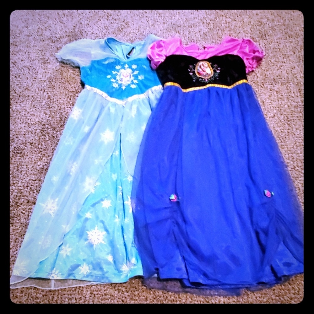 Elsa & Ana nightgowns